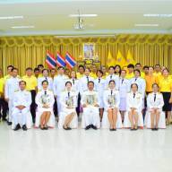 พิธีรับพระราชทานพระบรมฉายาลักษณ์ พระบาทสมเด็จพระเจ้าอยู่หัว และสมเด็จพระนางเจ้าฯ พระบรมราชินี